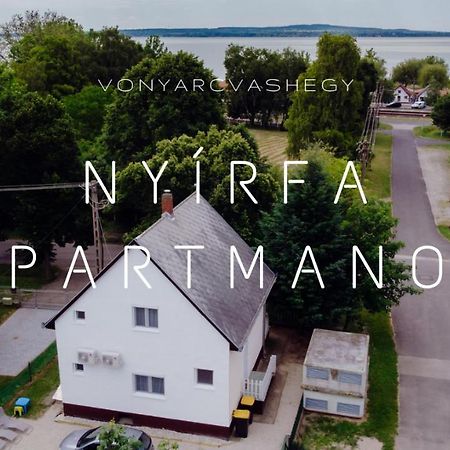 Nyírfa Apartman Apartamento Vonyarcvashegy Exterior foto