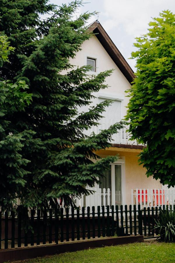 Nyírfa Apartman Vonyarcvashegy Exterior foto